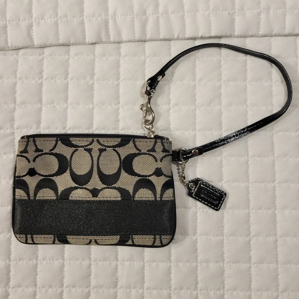 VTG Coach Signature C Jacquard Wristlet Black Vegan Leather Trim Shimmer Stripe